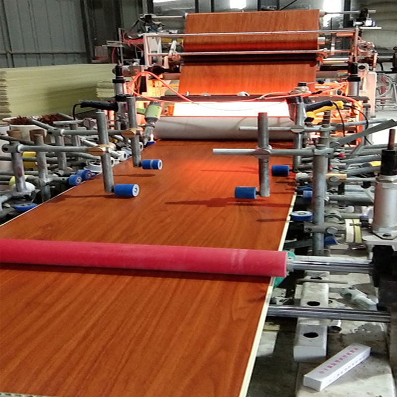 Moderní integrovaný nástěnný panel z bambusových dřevěných vláken PVC pro TV pozadí Pevný balíček nástěnný panel pro interiérový strop pro použití v hotelu