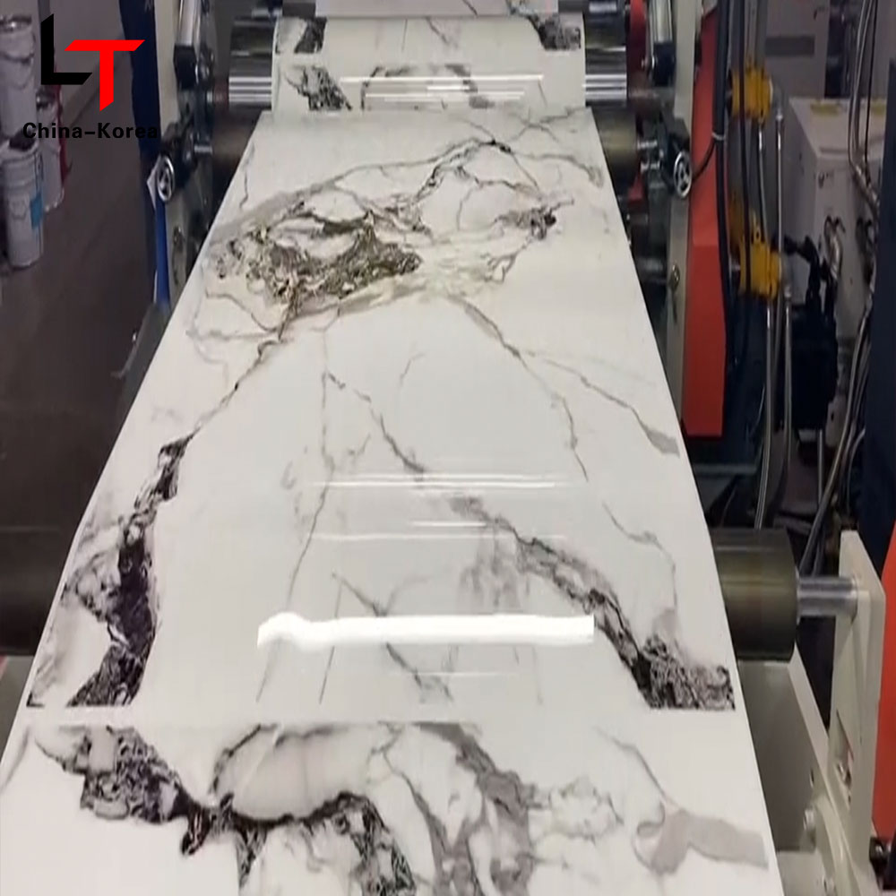 Kovový mramor Zlatá PVC fólie Dekorační fólie pro přenos tepla Role pro lisování za tepla pro vakuový lis Výrobce fólie Zlatá laminace